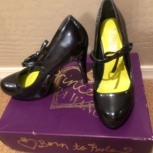 Vera Wang Princess Pveloisblue  Pumps size 6.5